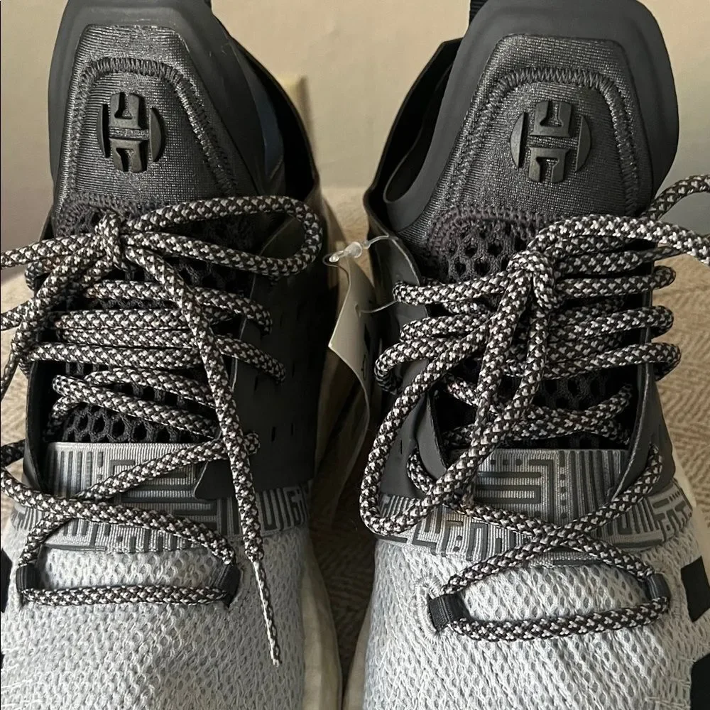 NWT adidas Harden Vol 2 in Concrete Gray and Black in Size 7